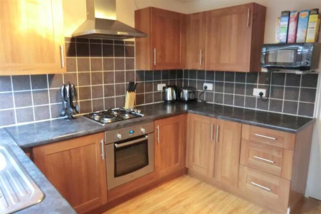 KITCHEN2.JPG