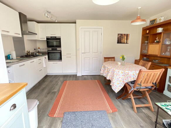 Harvest Road, Market Harborough, LE16 9FL photo 4