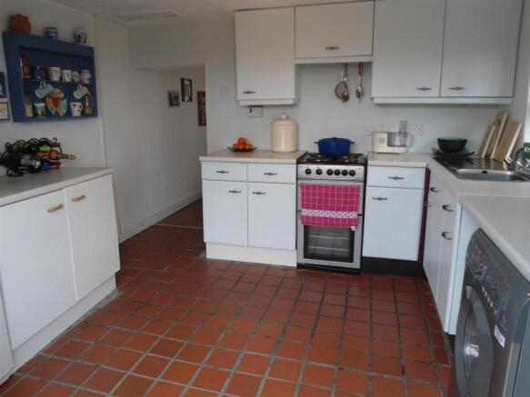 KITCHEN/BREAKFAST RO