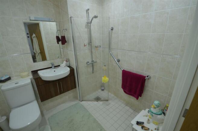 Bathroom.JPG