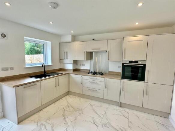 3 bed Town House for sale Image 7