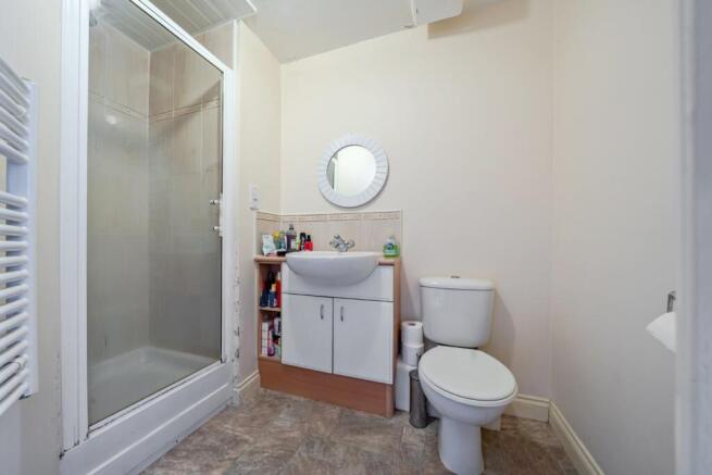 2 bed Flat for sale Image 7