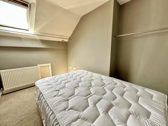 2 bed Apartment to rent Image 5