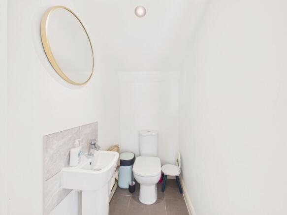3 bed Semi-Detached for sale Image 8