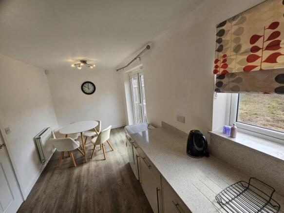 3 bed Detached to rent Image 10