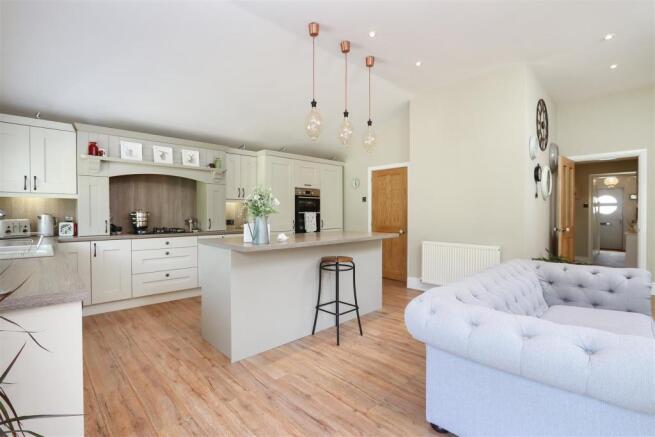 Kitchen3.jpg