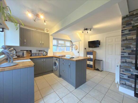 3 bed House for sale Image 6