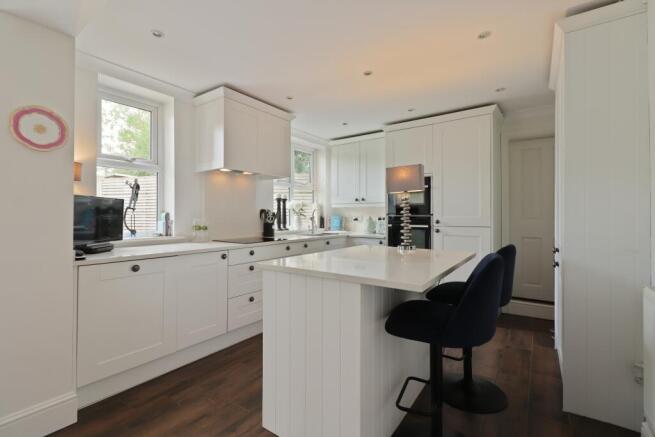 2 bed Apartment for sale Image 11