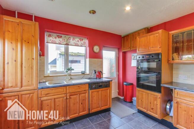 KITCHEN: