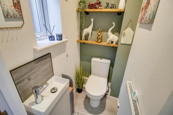 3 bed Semi-Detached for sale Image 9