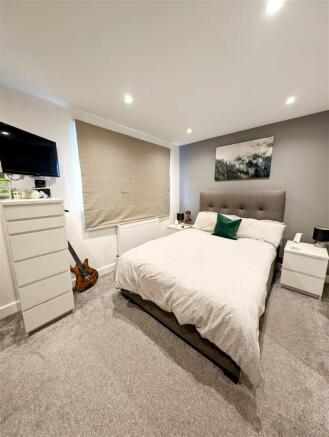 main bed.jpg