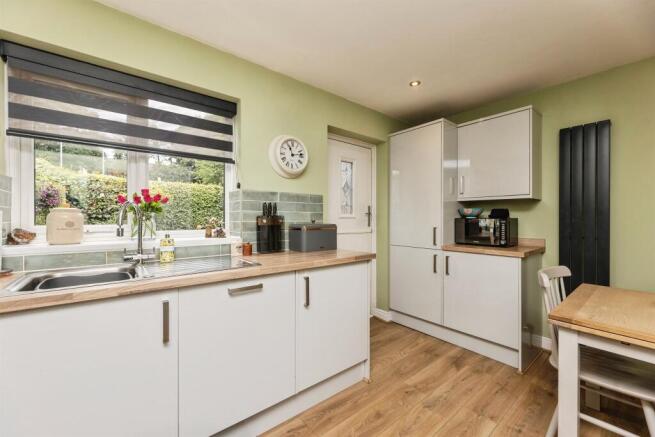2 bed Semi-Detached for sale Image 7