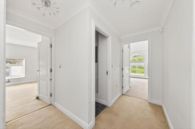 2 bed Flat for sale Image 8