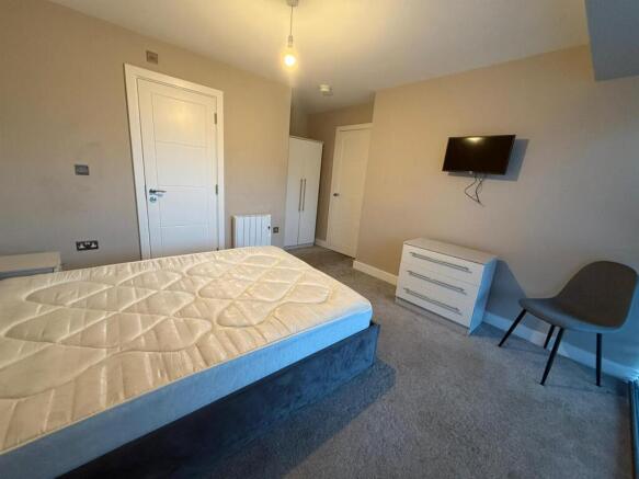2 bed Apartment for sale Image 6