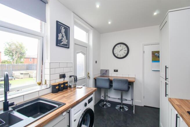BREAKFAST KITCHEN