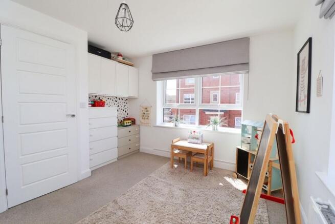 4 bed Semi-Detached for sale Image 10