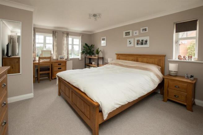 6 Stephenson Way (14).jpg