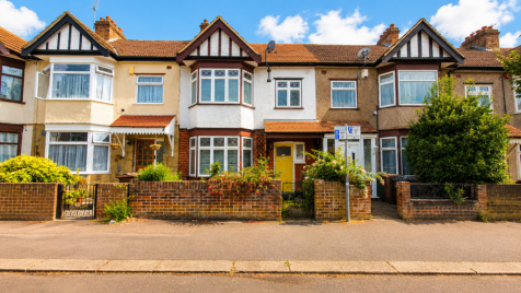 Woodlands Avenue, Chadwell Heath, RM6