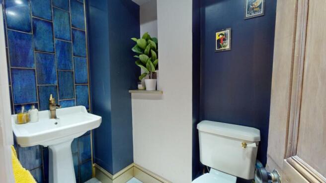 CLOAKROOM/WC