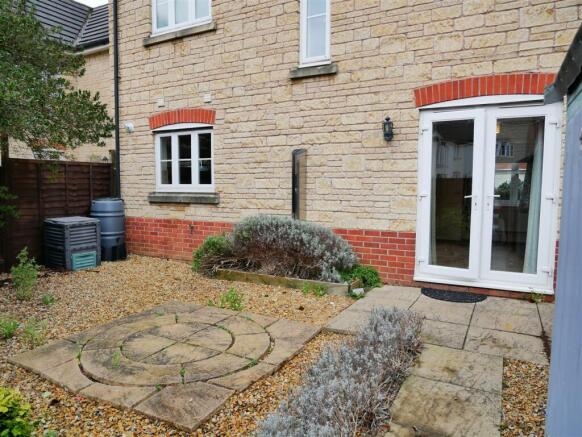 REAR SOUTHERLY GARDEN