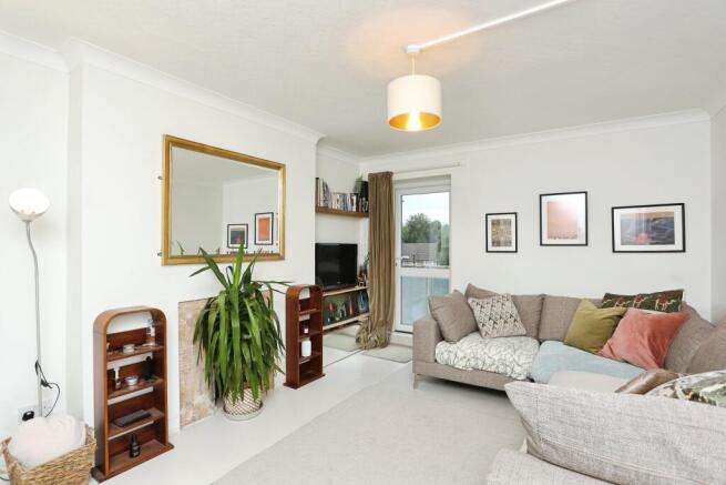 Strongbow Crescent, London, SE9 photo 2