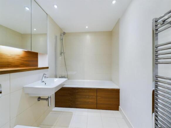Bathroom.jpg