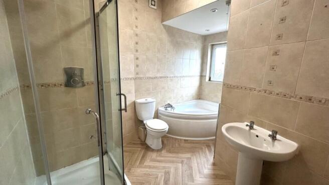 3 bed Terraced to rent Image 10