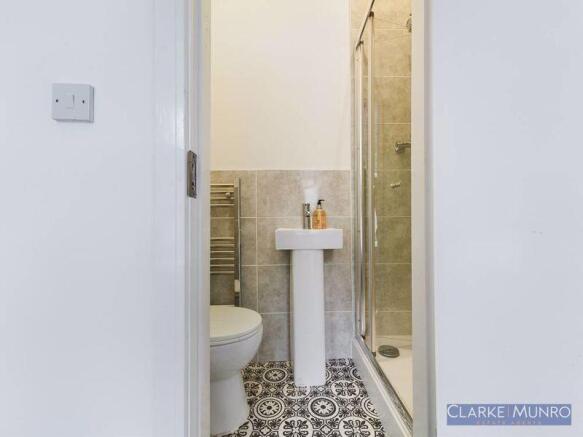 1 bed House Share to rent Image 10