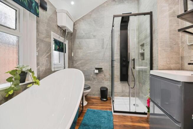 3 bed Terraced for sale Image 7