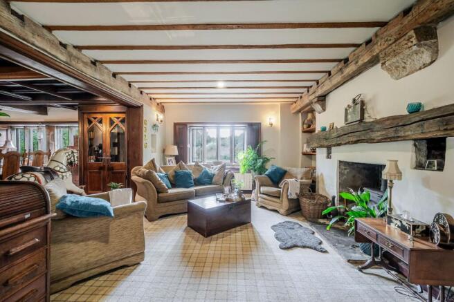 6 bed Detached for sale Image 11