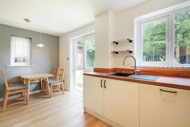 3 bed Semi-Detached for sale Image 4