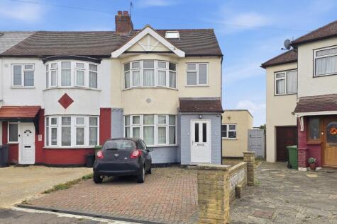 Lodge Crescent, Waltham Cross, Hertfordshire, EN8 8BJ