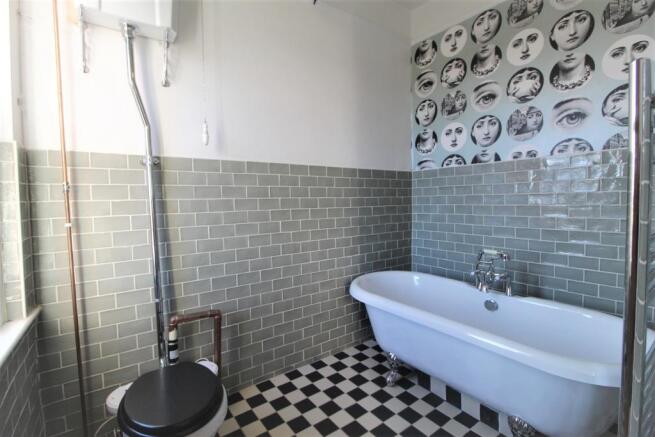 J En-Suite.jpg