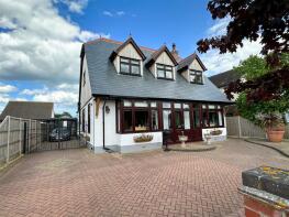 12, Southcliff Park, Clacton-on-sea CO15 6HH