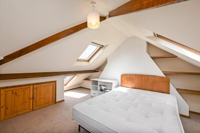 4 bed Semi-Detached for sale Image 10