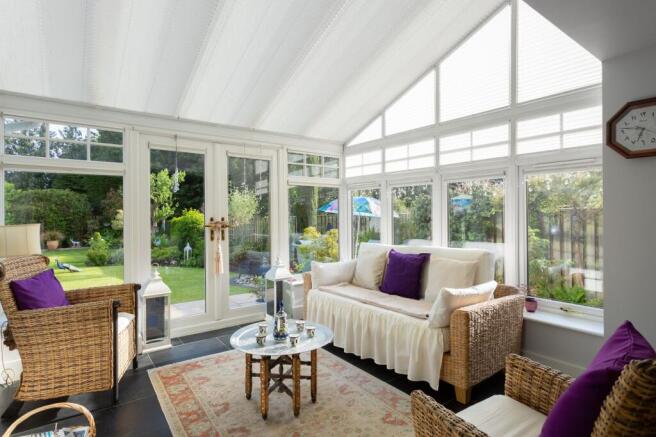 6 bed Detached for sale Image 9