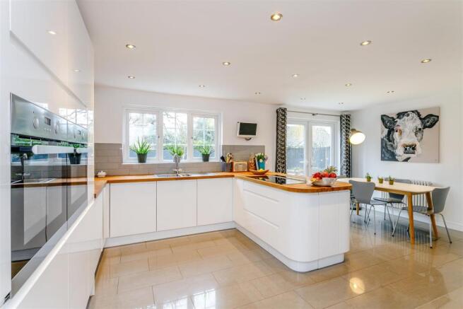 8333768-interior07.jpg