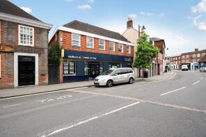 Flat B, 1 3, The Broadway, Newbury RG14 1AS