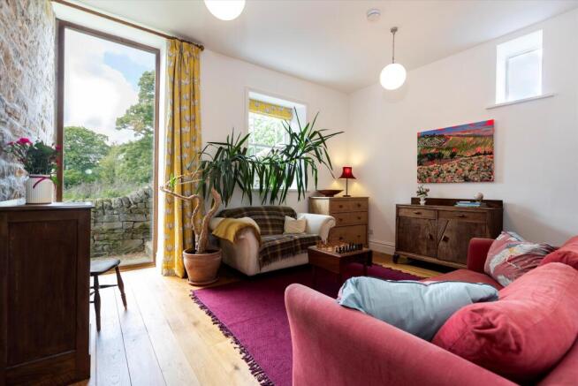 5 bed Detached for sale Image 12