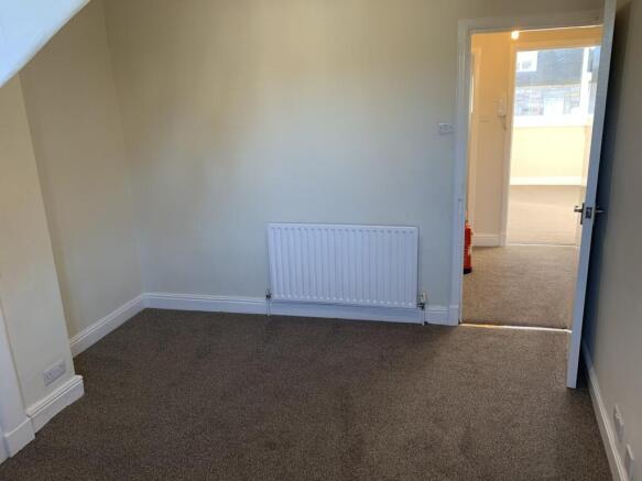 5 bed Terraced for sale Image 12