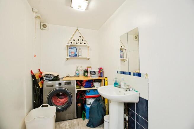 5 bed Terraced for sale Image 9