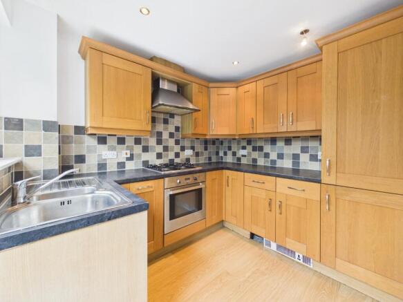 2 bed Semi-Detached for sale Image 7