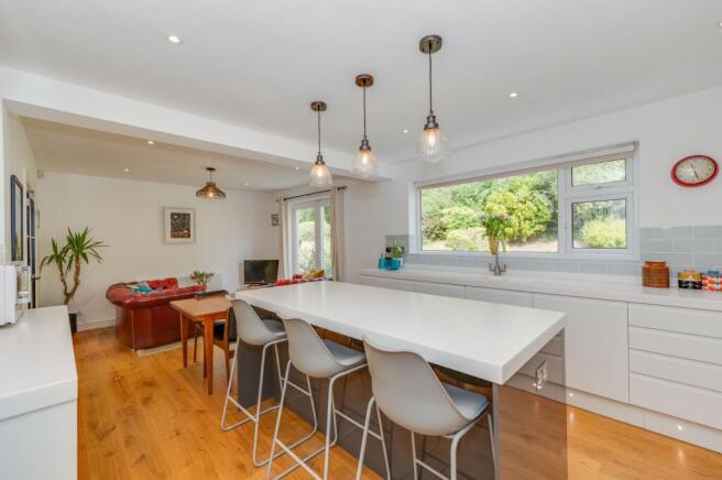 4 bed Detached for sale Image 9