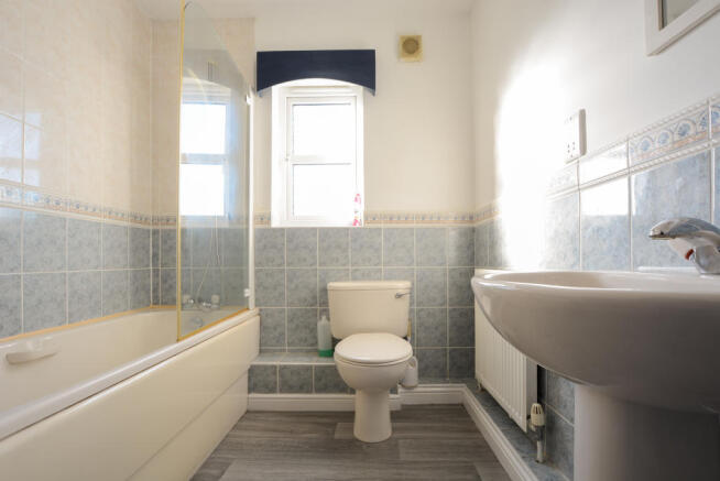 Badcock Way - Bathroom