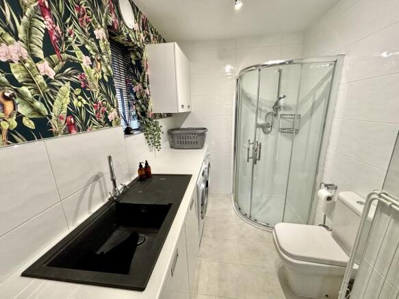 4 bed Detached for sale Image 12
