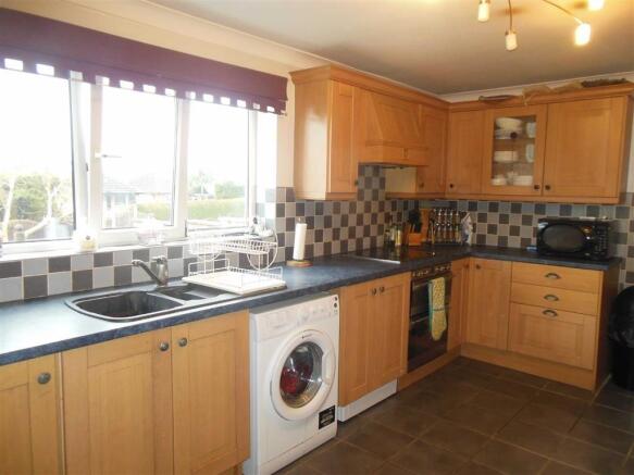 Kitchen: