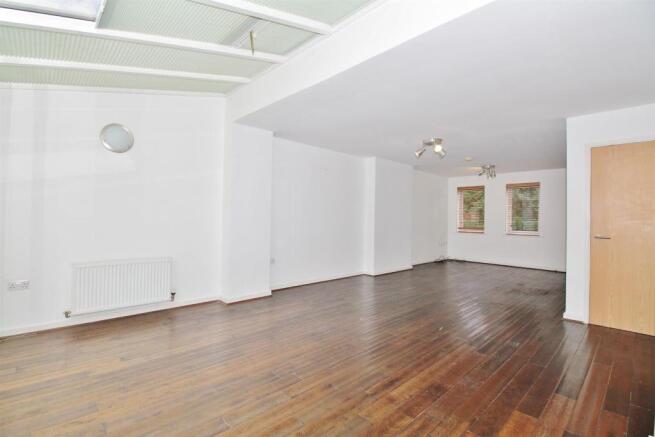 Lounge & Dining Room
