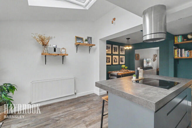 3 bed Semi-Detached for sale Image 8