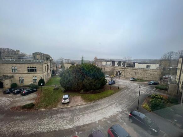 2 bed Apartment to rent Image 11