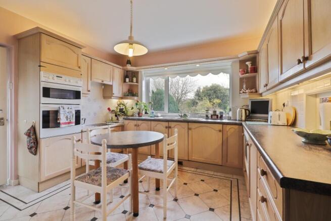 3 bed Detached Bungalow for sale Image 5